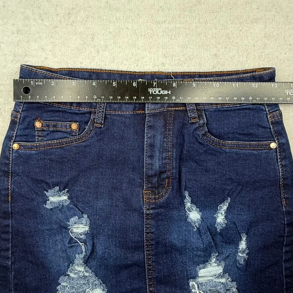 Olly Z. Womens Distressed Denim Mini Skirt Dark Wash Raw‎ Hem M New Y2K edgy